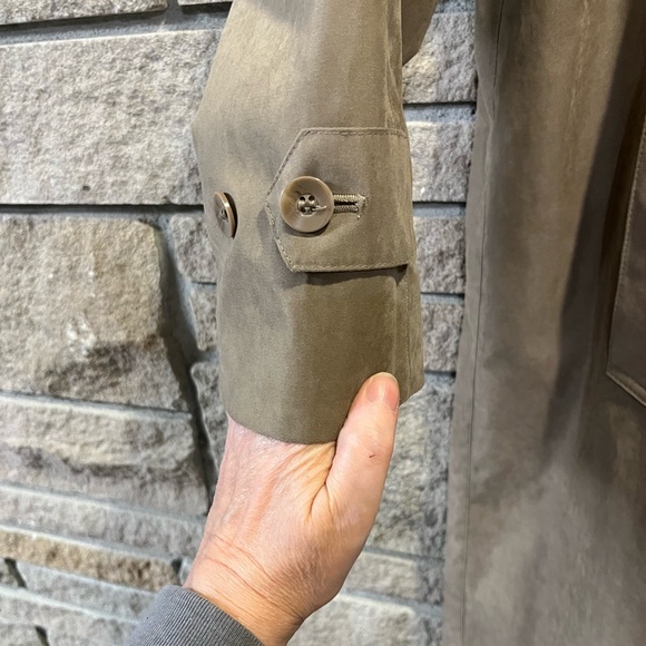 London Fog Women’s Tan Maxi Removable Hood Trench Coat SZ 8 Reg - Picture 3 of 15